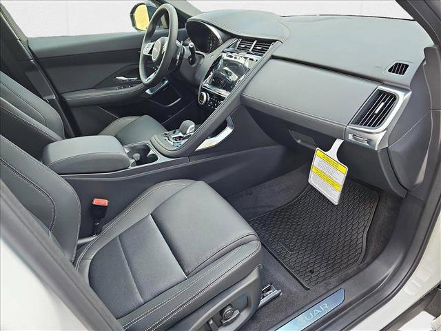 New 2024 Jaguar E-PACE R-Dynamic SE image 10