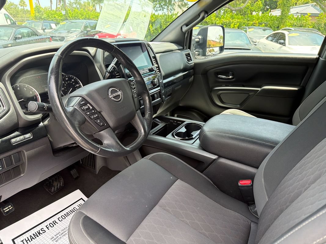 Used 2023 Nissan Titan SV w/ SV Convenience Package RWD image 9