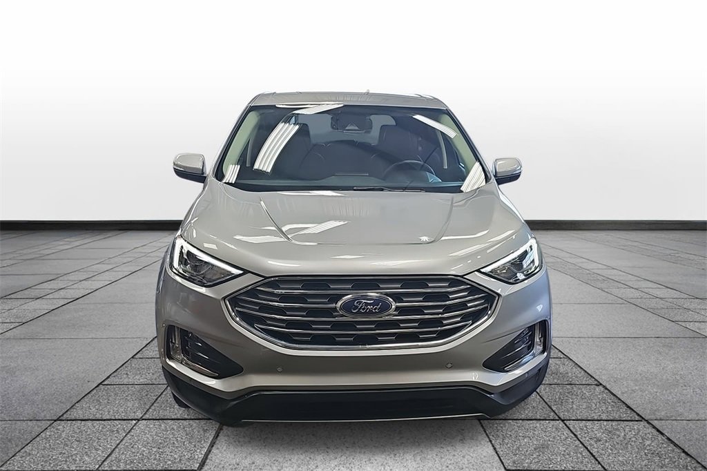 Used 2024 Ford Edge Titanium image 2