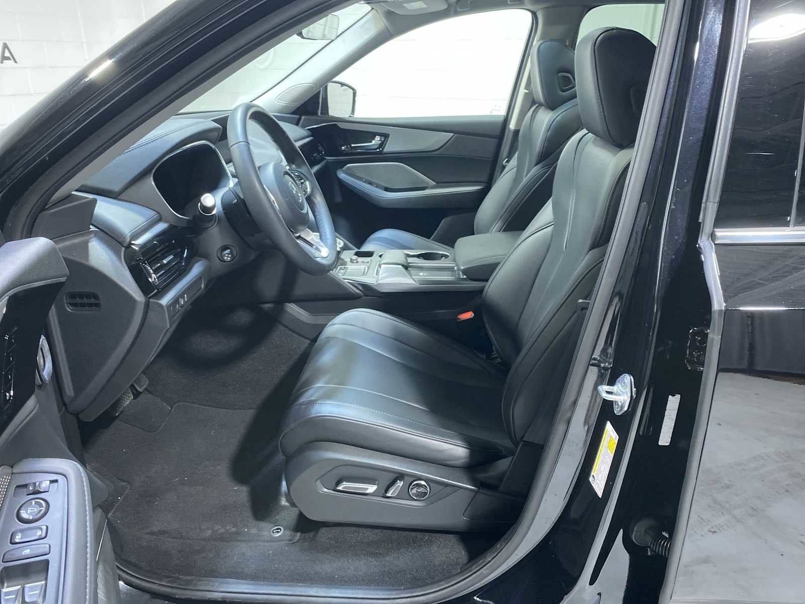 Certified 2023 Acura MDX SH-AWD image 2
