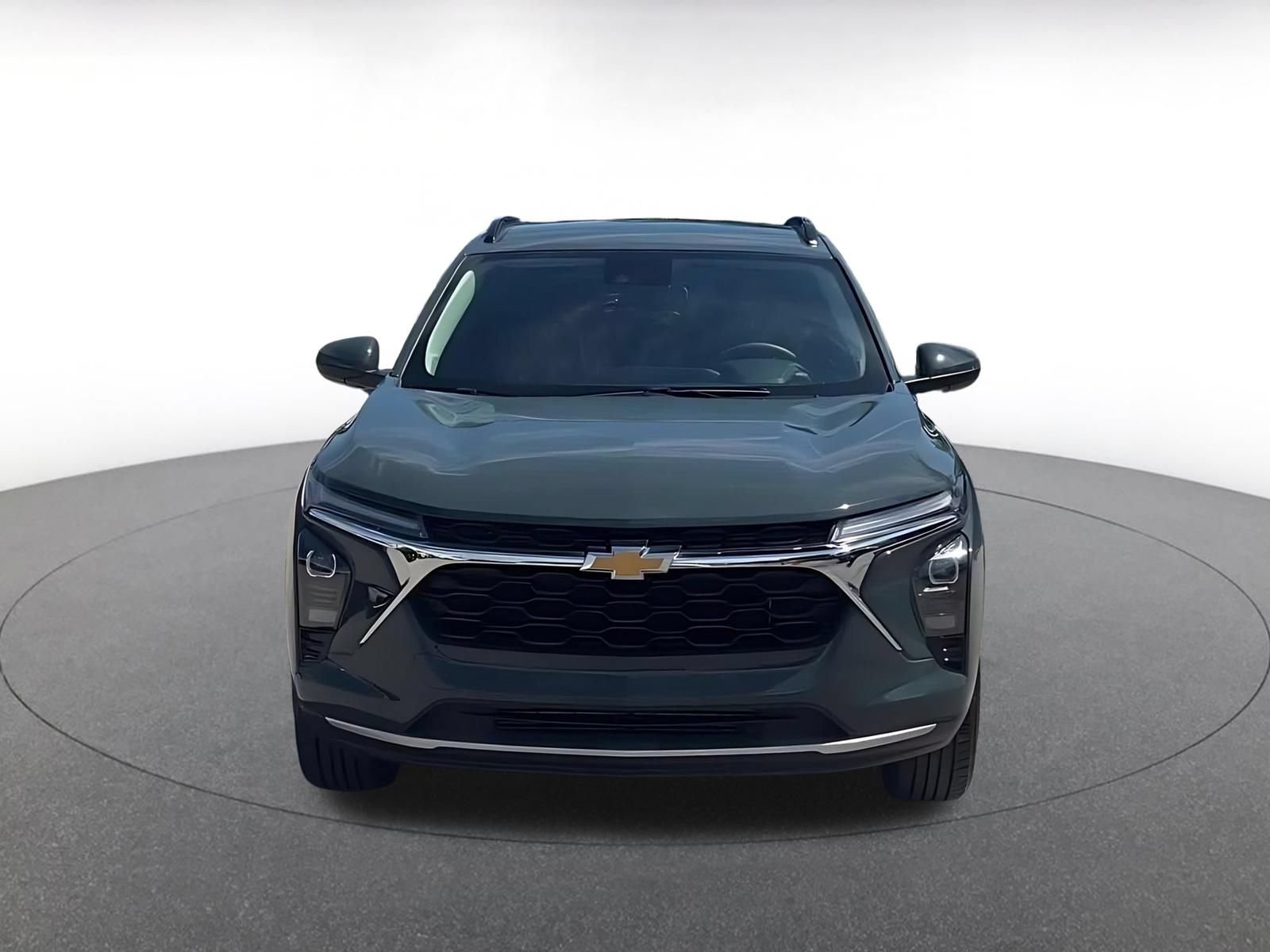 Used 2025 Chevrolet Trax LT FWD image 4