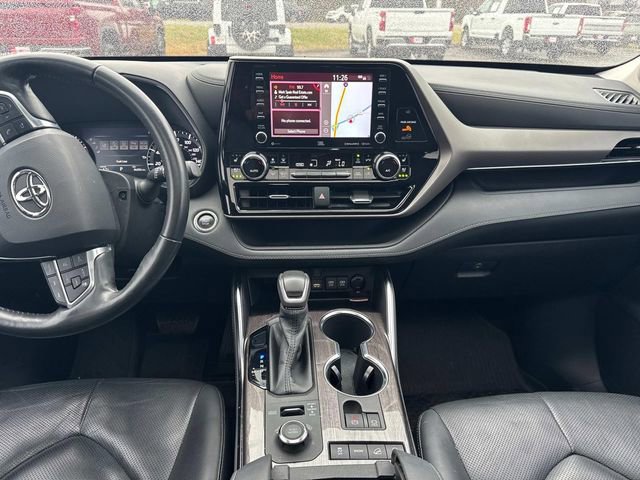 Used 2020 Toyota Highlander Limited image 17