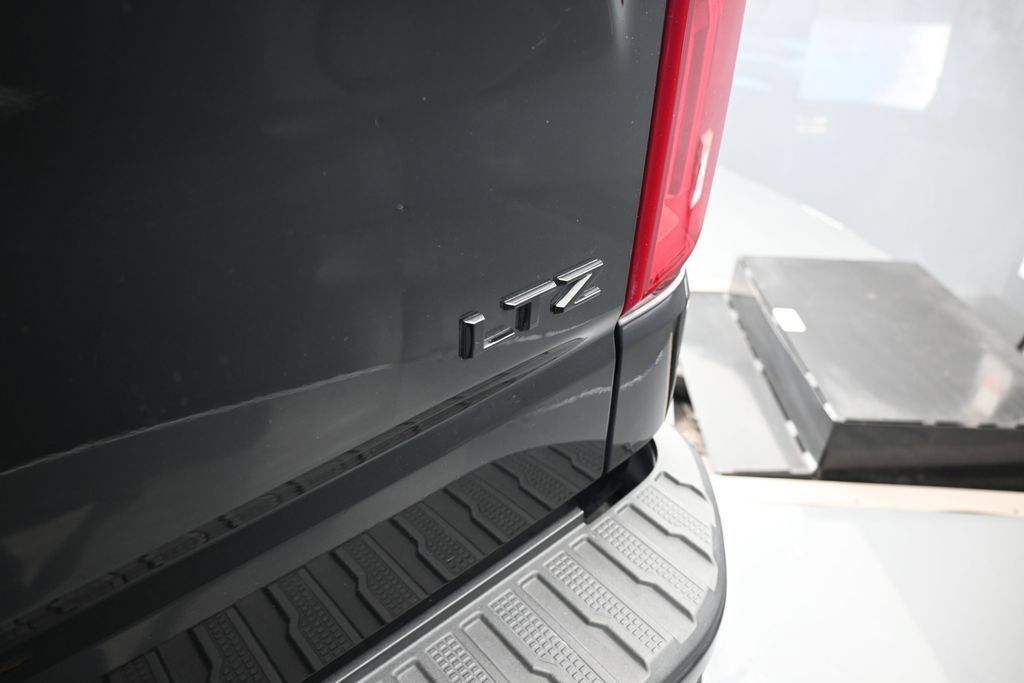 Used 2022 Chevrolet Silverado 1500 LTZ RWD image 48