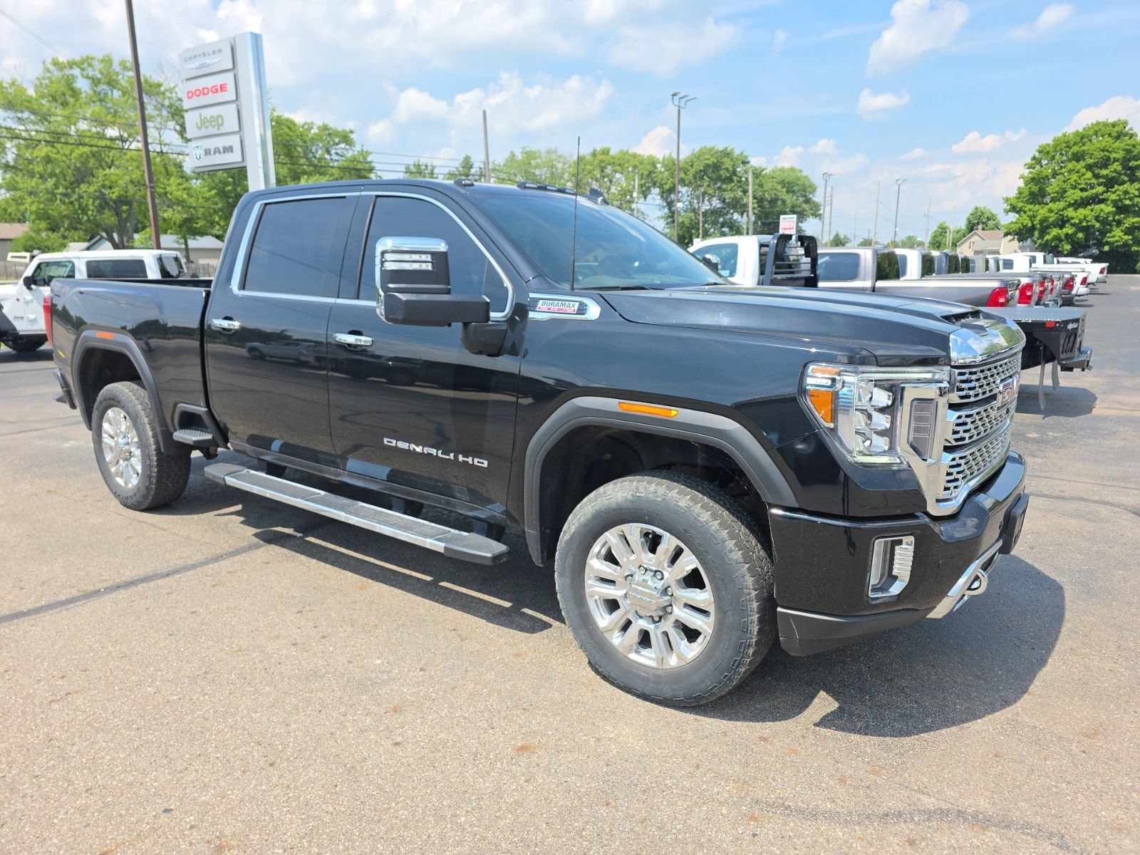 Used 2022 GMC Sierra 3500 Denali AWD/4WD image 1