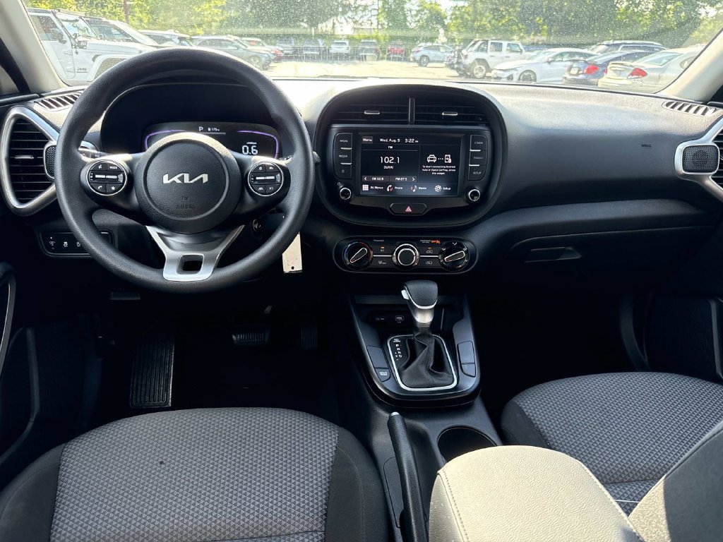 Used 2024 Kia Soul LX w/ Option Group 015 FWD image 13