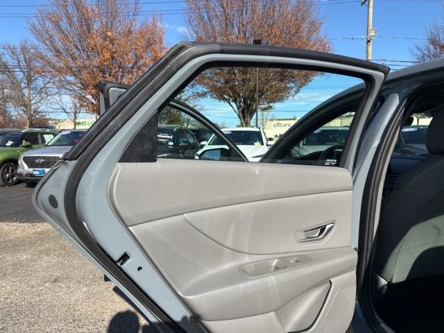 Certified 2023 Hyundai Elantra SEL w/ Convenience Package image 34