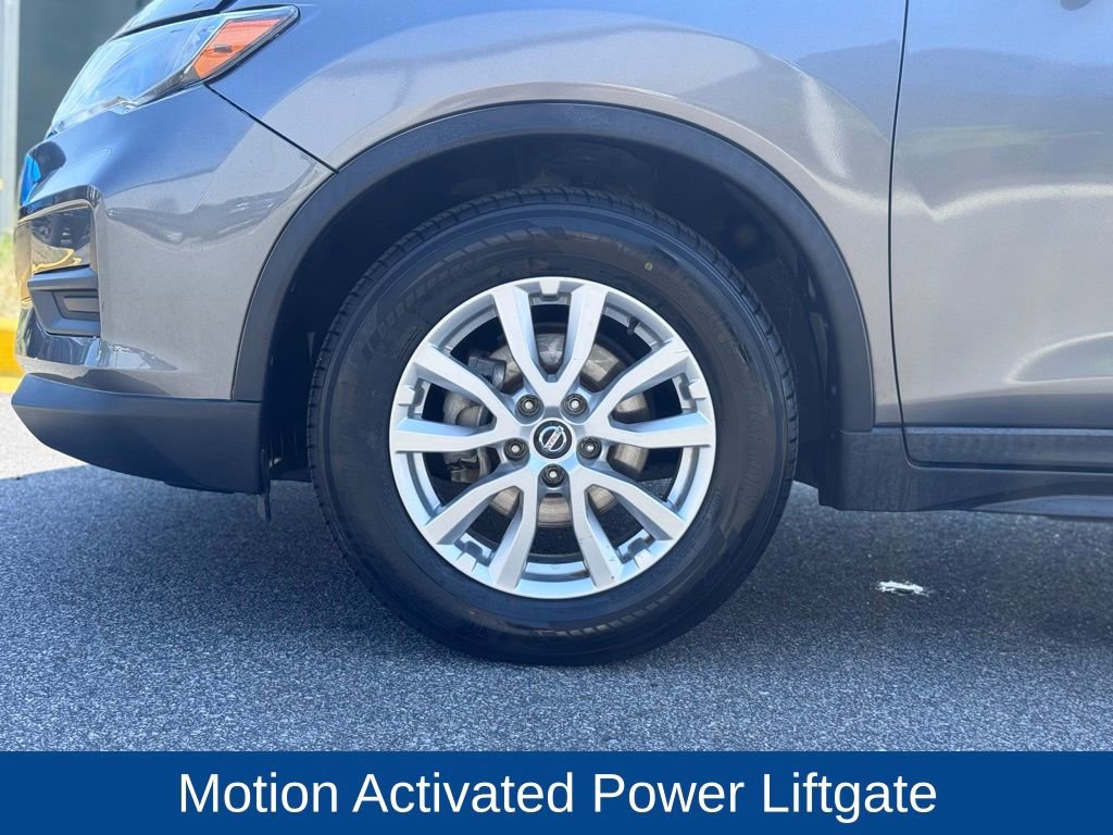 Used 2017 Nissan Rogue SV w/ SV Premium Package FWD image 8