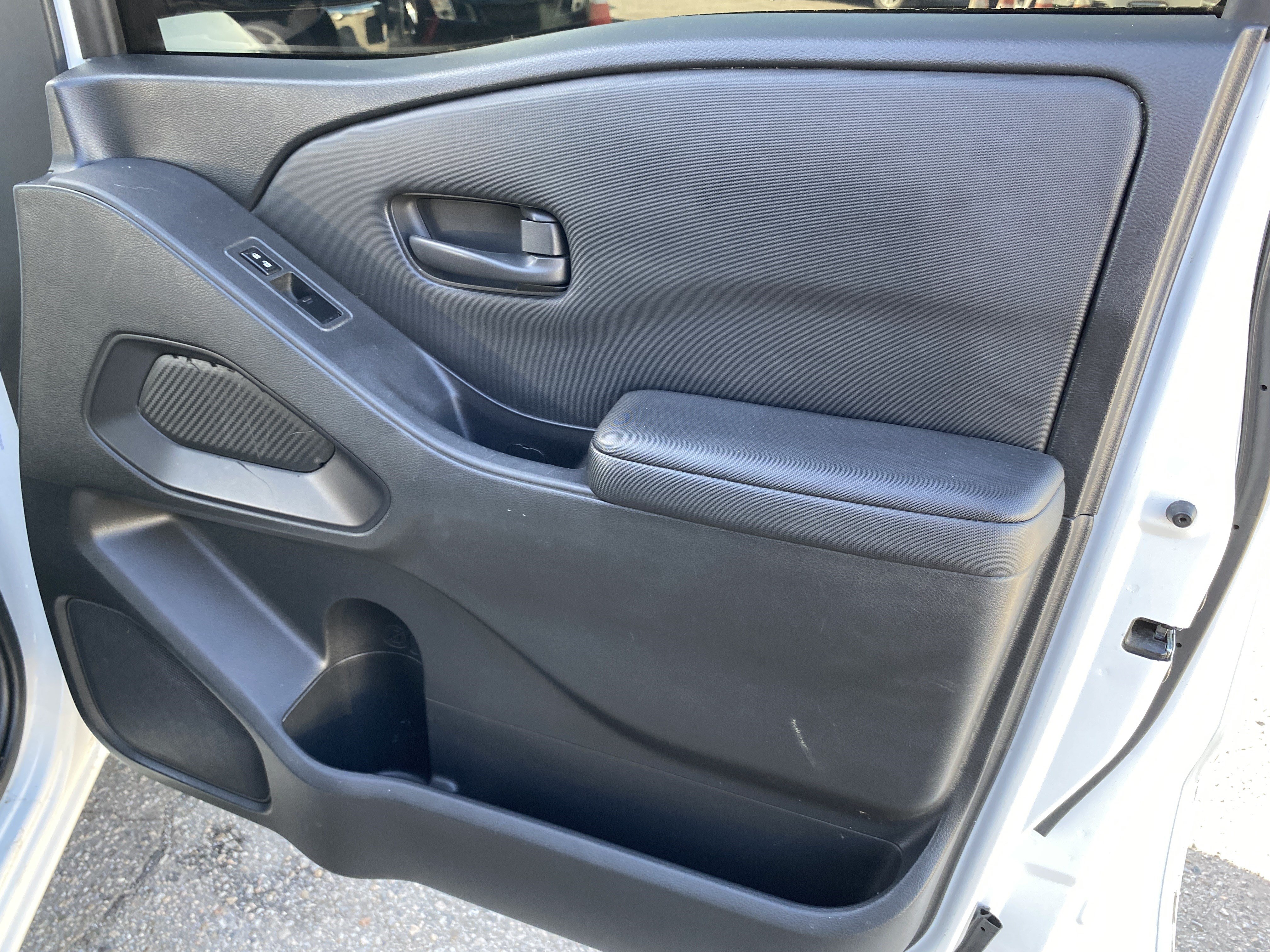 Used 2024 Nissan Frontier S RWD image 19
