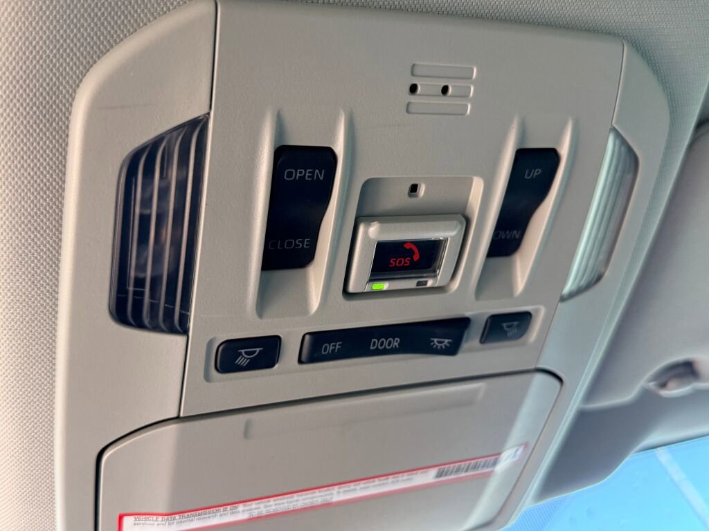 Used 2021 Toyota Highlander XLE image 28