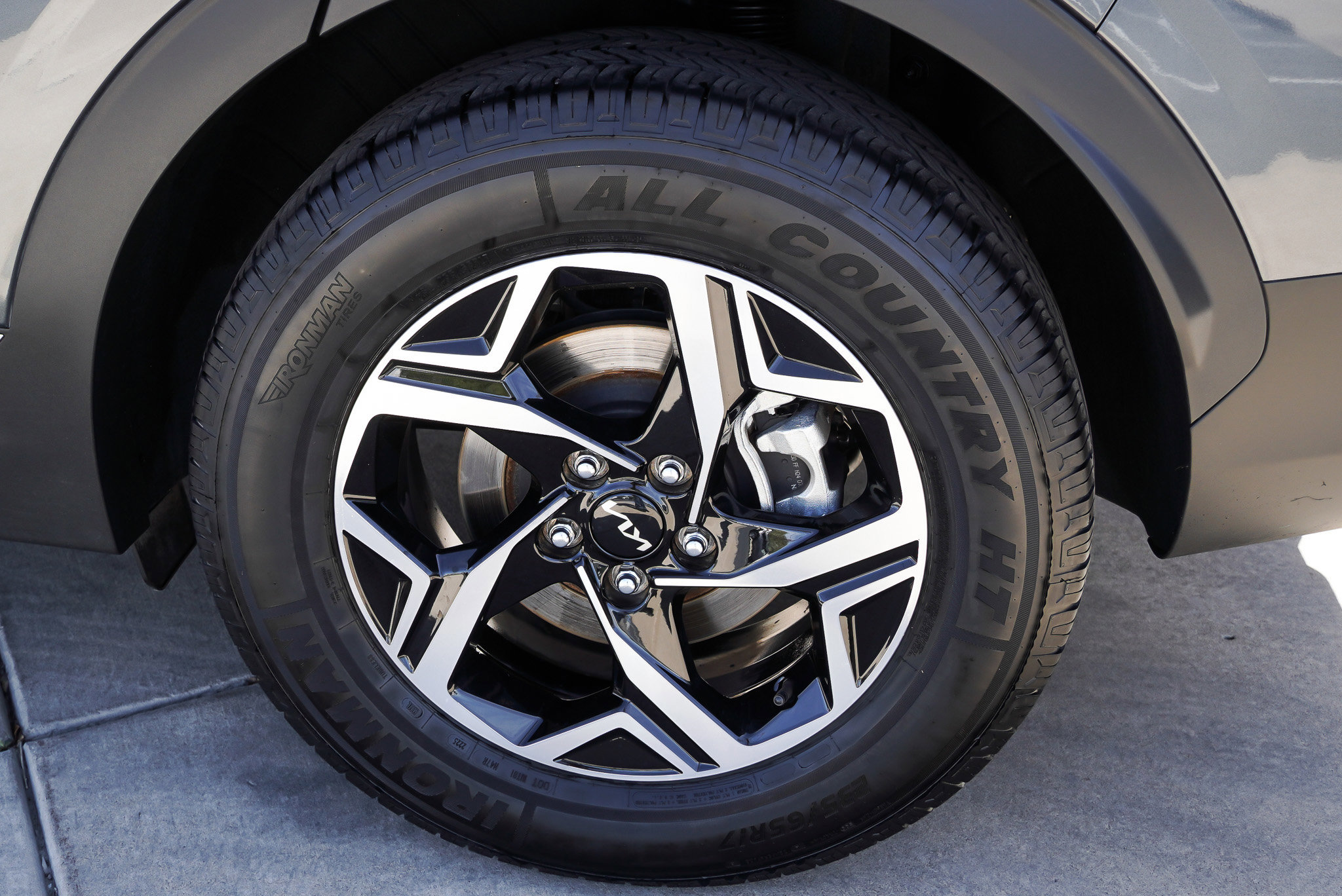 Used 2025 Kia Sportage LX image 13