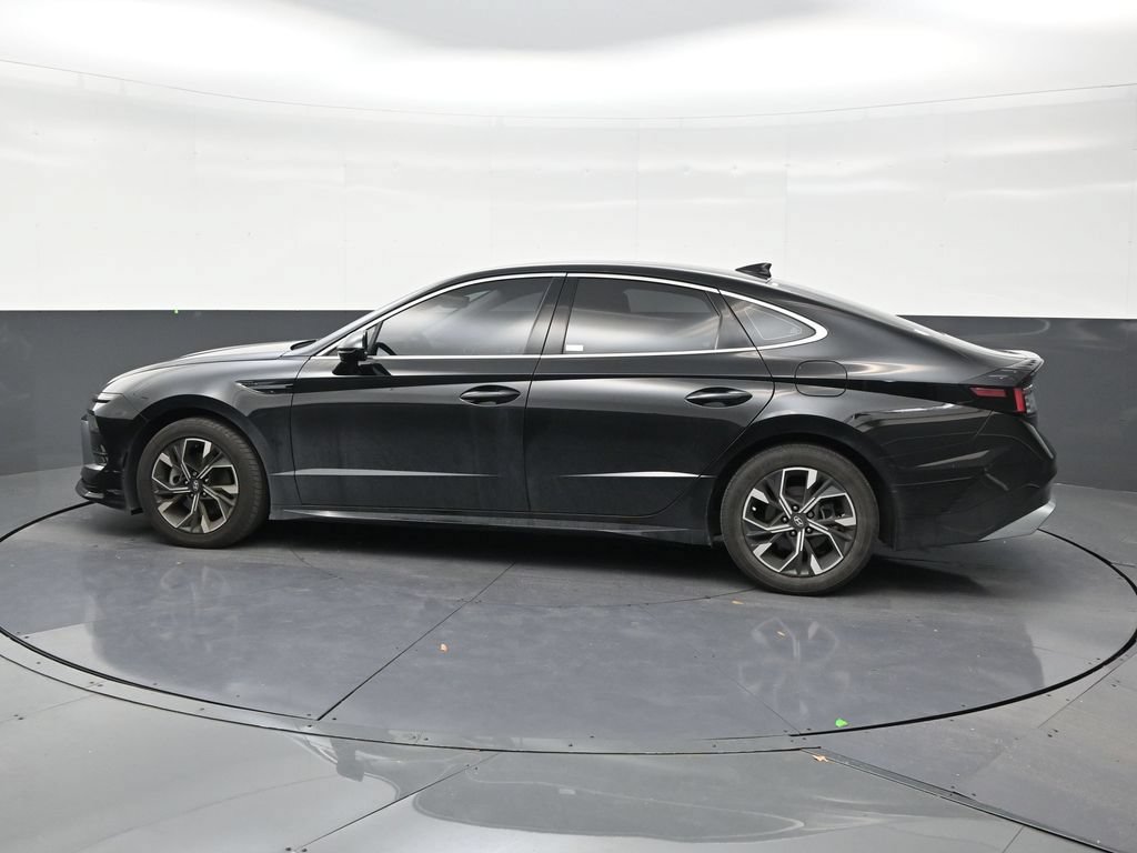 Used 2024 Hyundai Sonata SEL FWD image 2