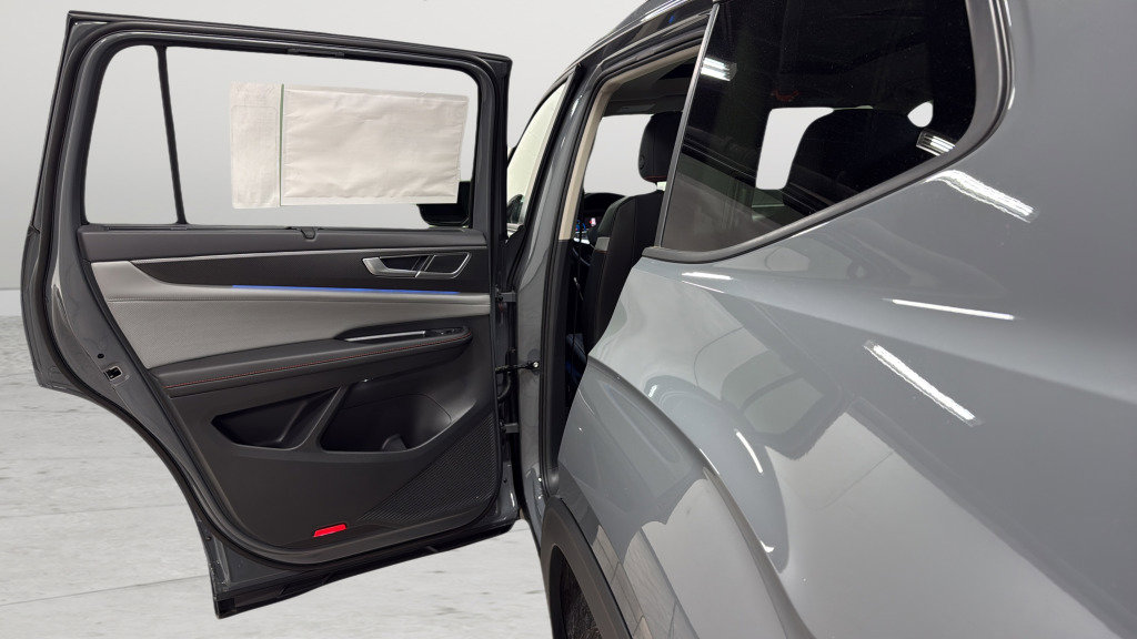 New 2026 Volkswagen Atlas Peak Edition AWD/4WD image 30