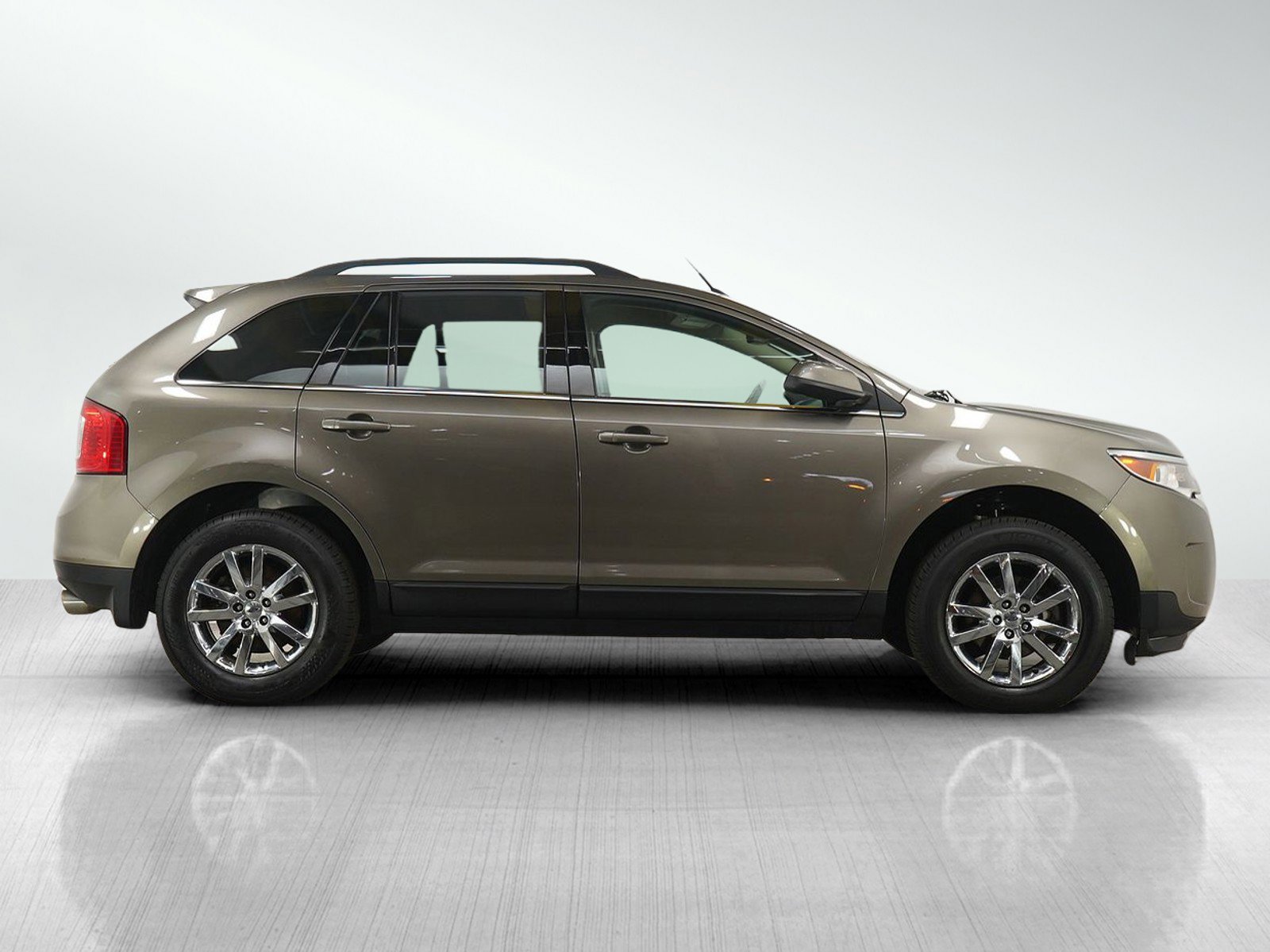 Used 2014 Ford Edge Limited FWD image 6