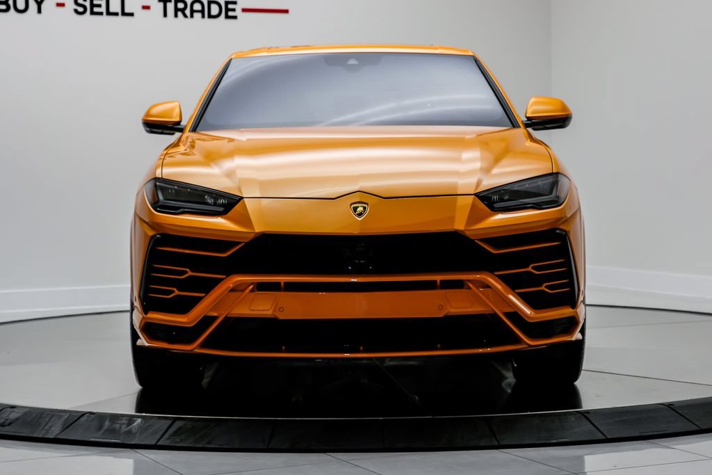 Used 2022 Lamborghini Urus AWD/4WD image 2