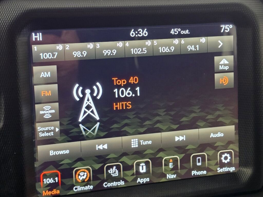 Used 2022 Jeep Wrangler Unlimited Sahara w/ Cold Weather Group image 31