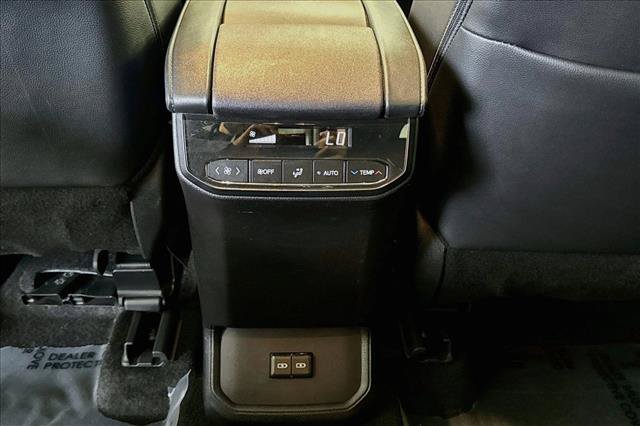 Used 2025 Toyota Highlander XSE AWD/4WD image 24