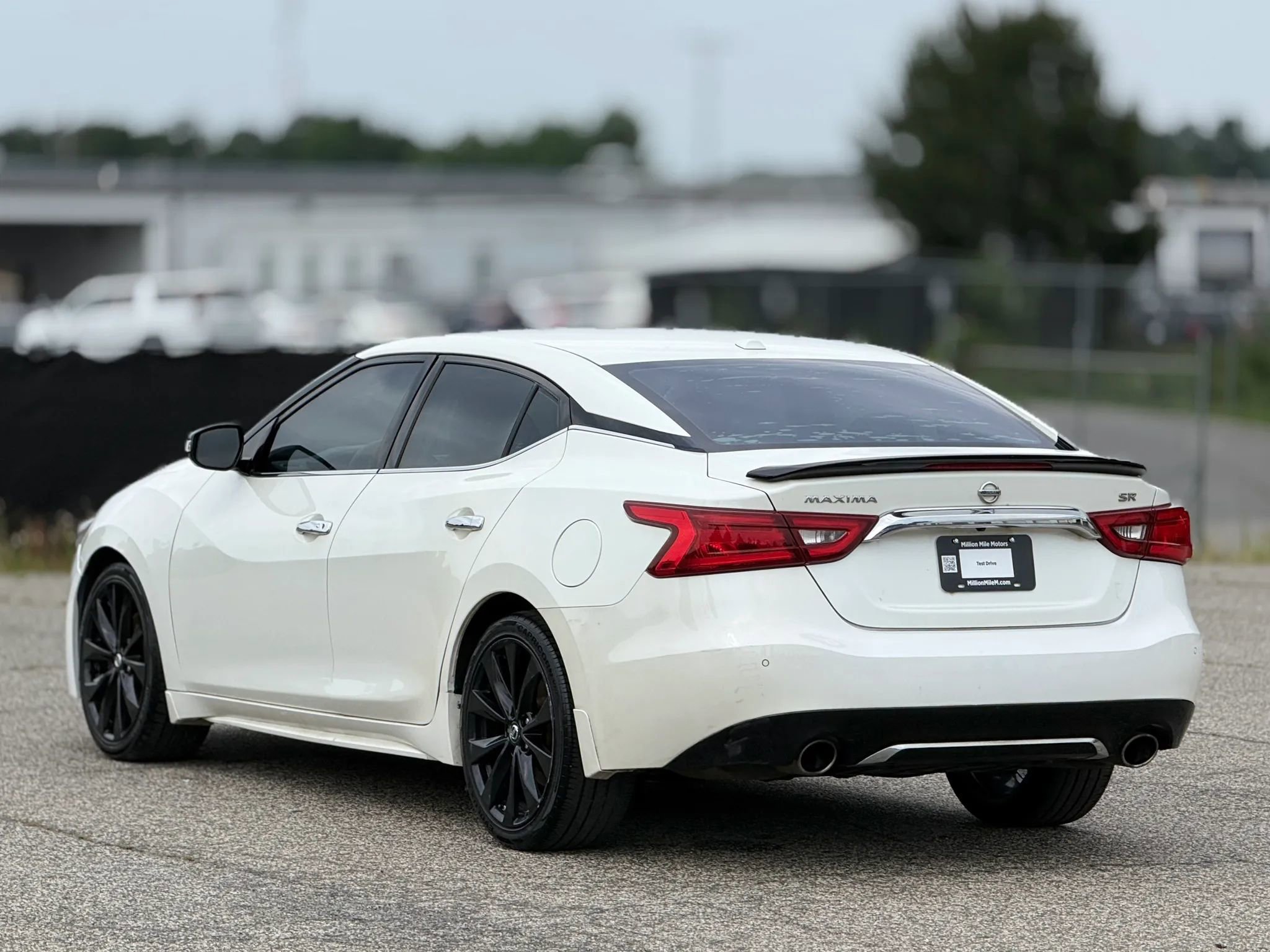 Used 2016 Nissan Maxima SR w/ Midnight Edition FWD image 10