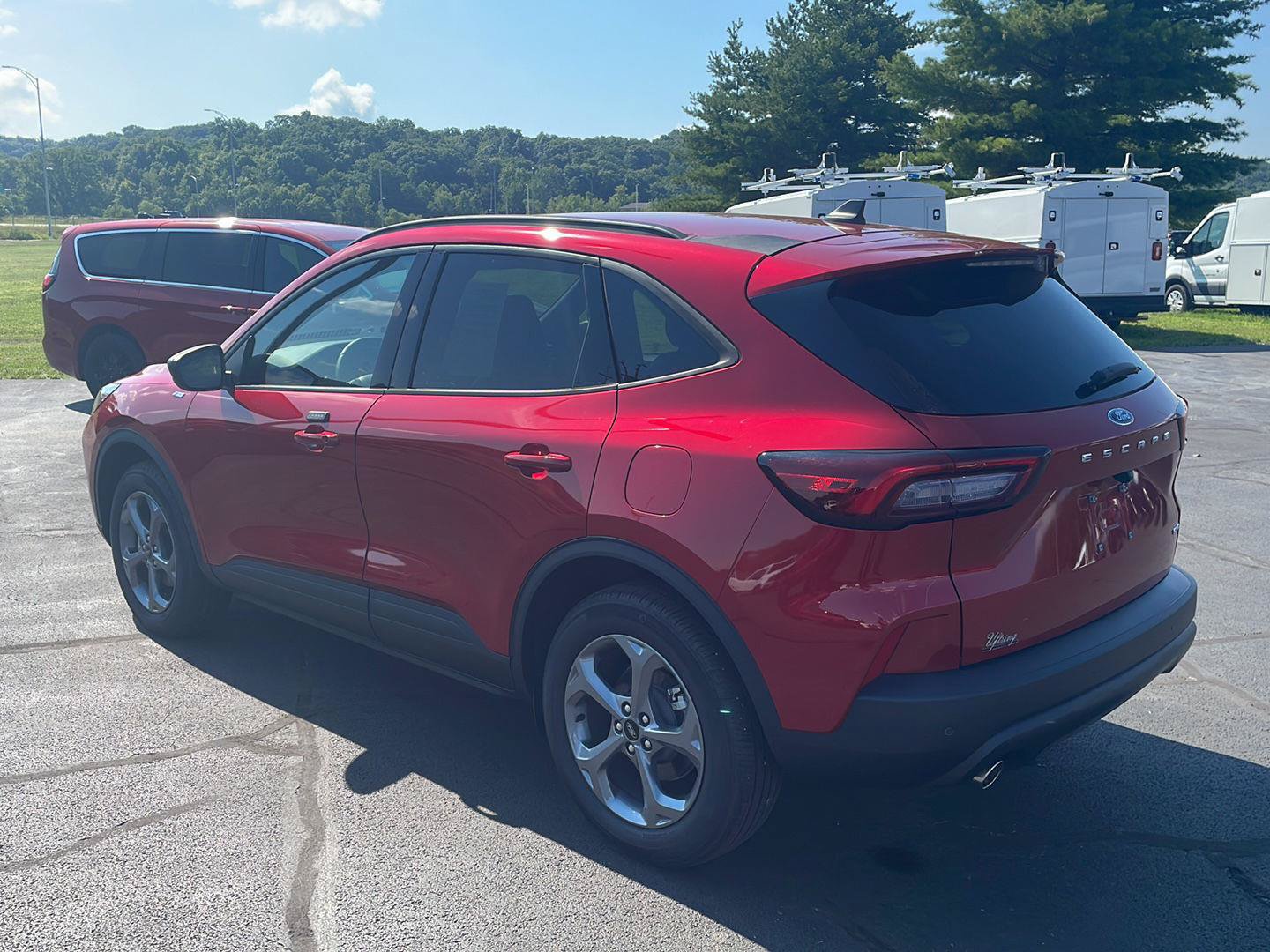 Used 2025 Ford Escape ST-Line w/ Tech Pack #1 AWD/4WD image 3