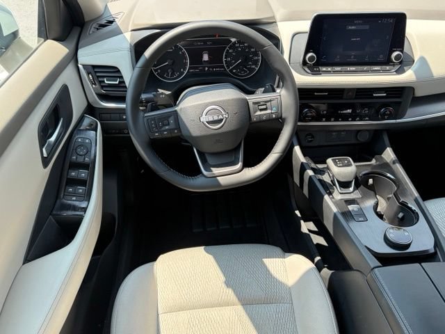 Certified 2025 Nissan Rogue SV AWD/4WD image 36