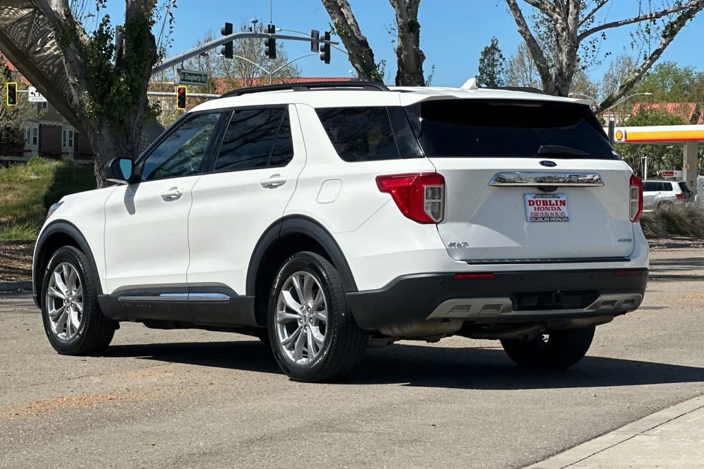 Used 2023 Ford Explorer XLT w/ Equipment Group 202A image 6