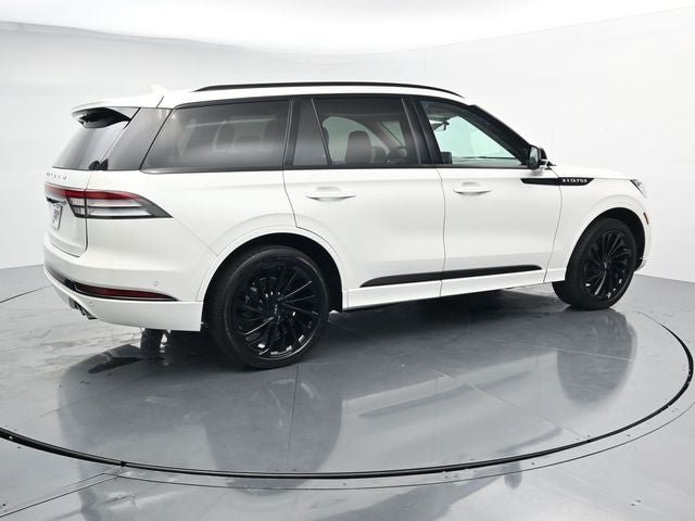 Used 2023 Lincoln Aviator Reserve w/ Equipment Group 201A AWD/4WD image 10