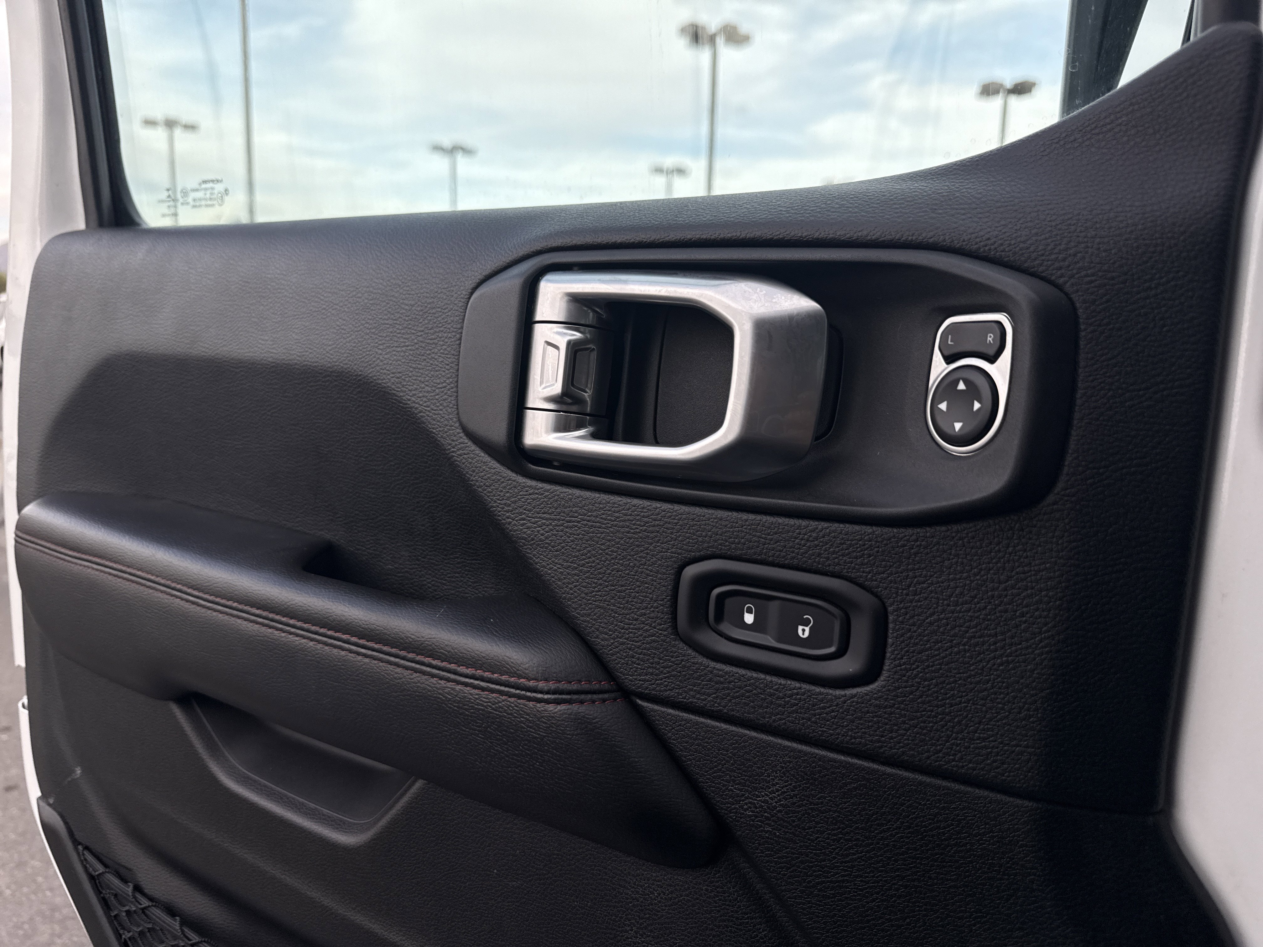 Used 2019 Jeep Wrangler Unlimited Rubicon image 16