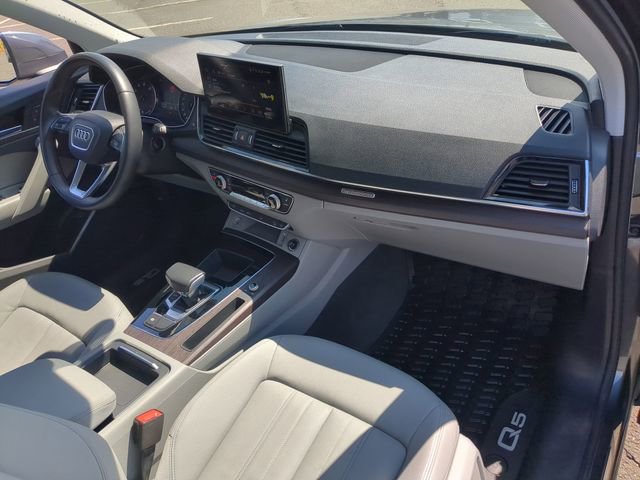 Used 2022 Audi Q5 2.0T Premium w/ Convenience Package AWD/4WD image 20