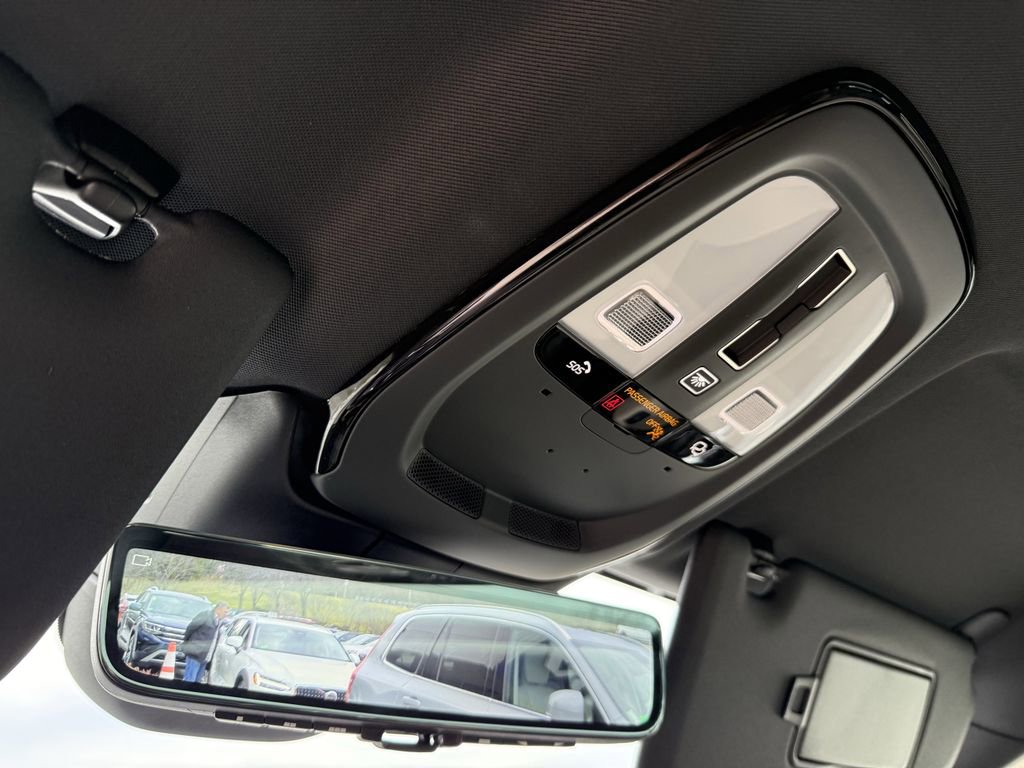 New 2026 Volvo XC60 B5 Core w/ Climate Package image 25