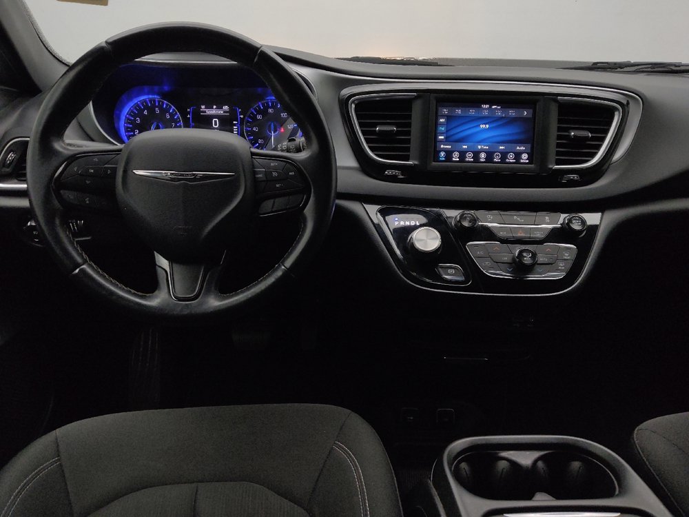 Used 2018 Chrysler Pacifica Touring Plus w/ S Appearance Package FWD image 22