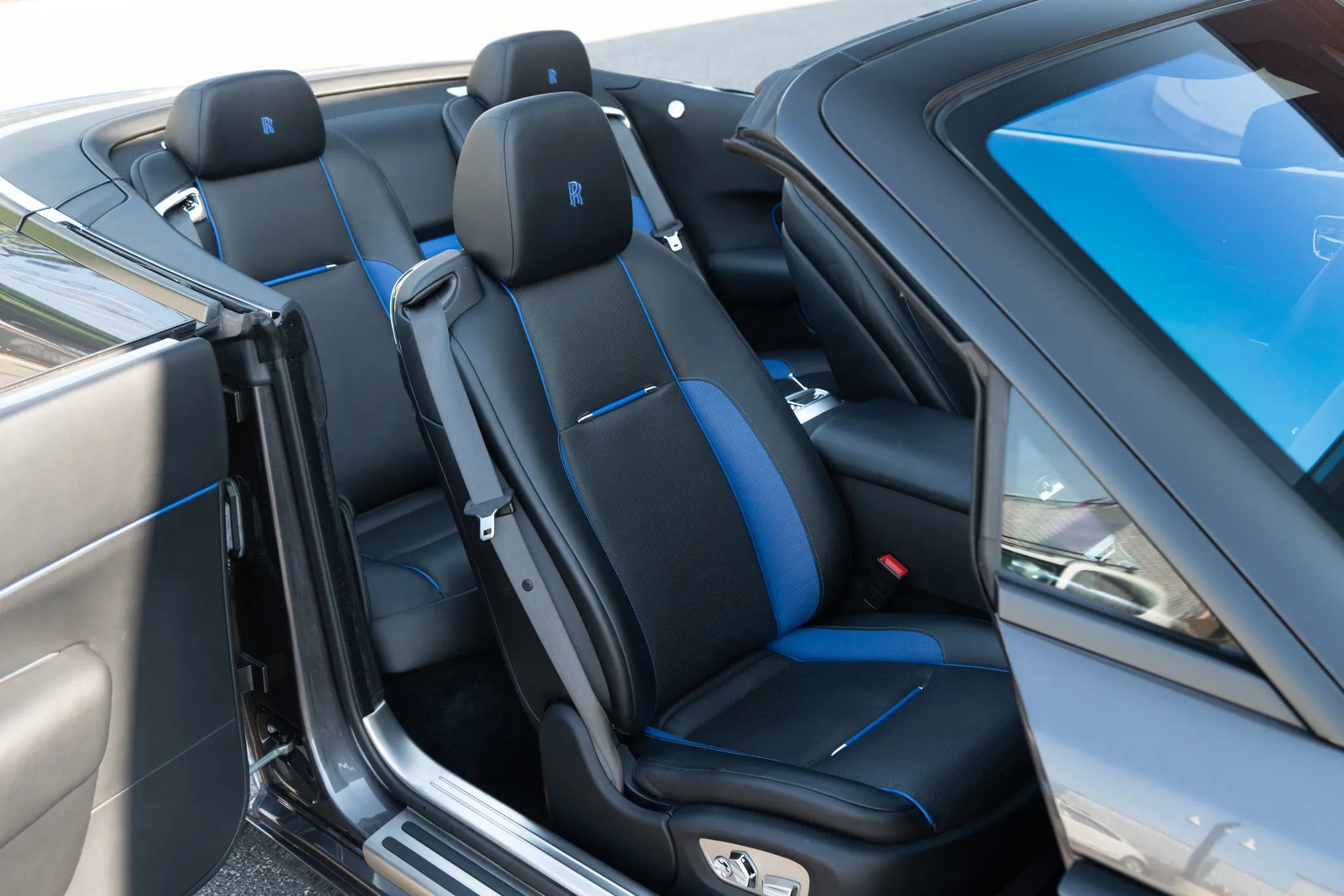 Used 2017 Rolls-Royce Dawn RWD image 63