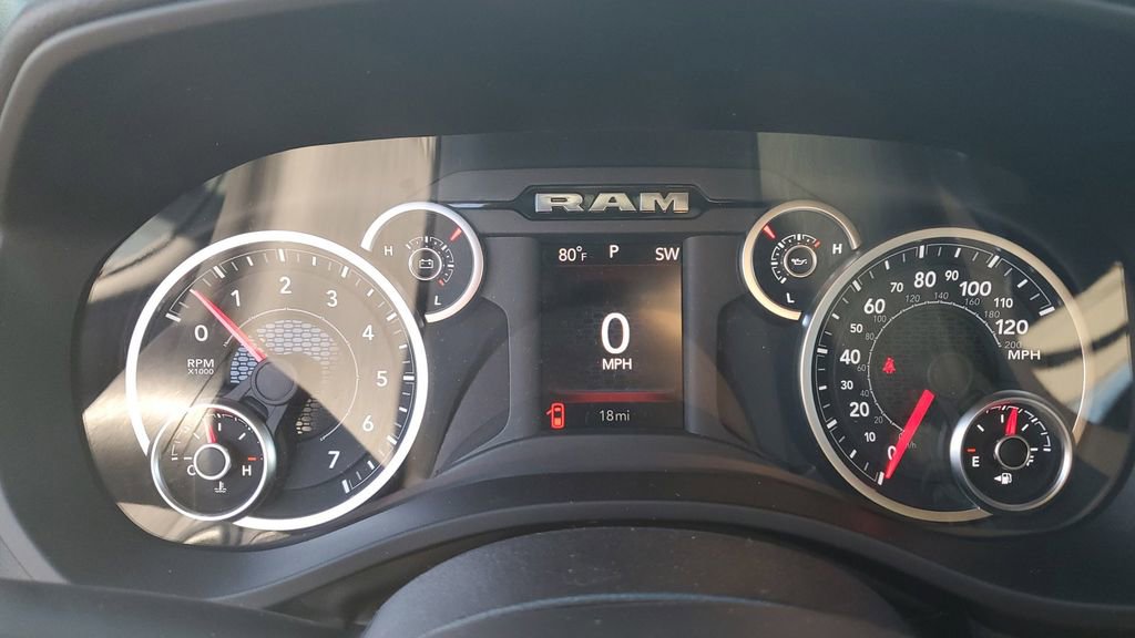 New 2026 RAM 1500 4x4 Crew Cab image 31