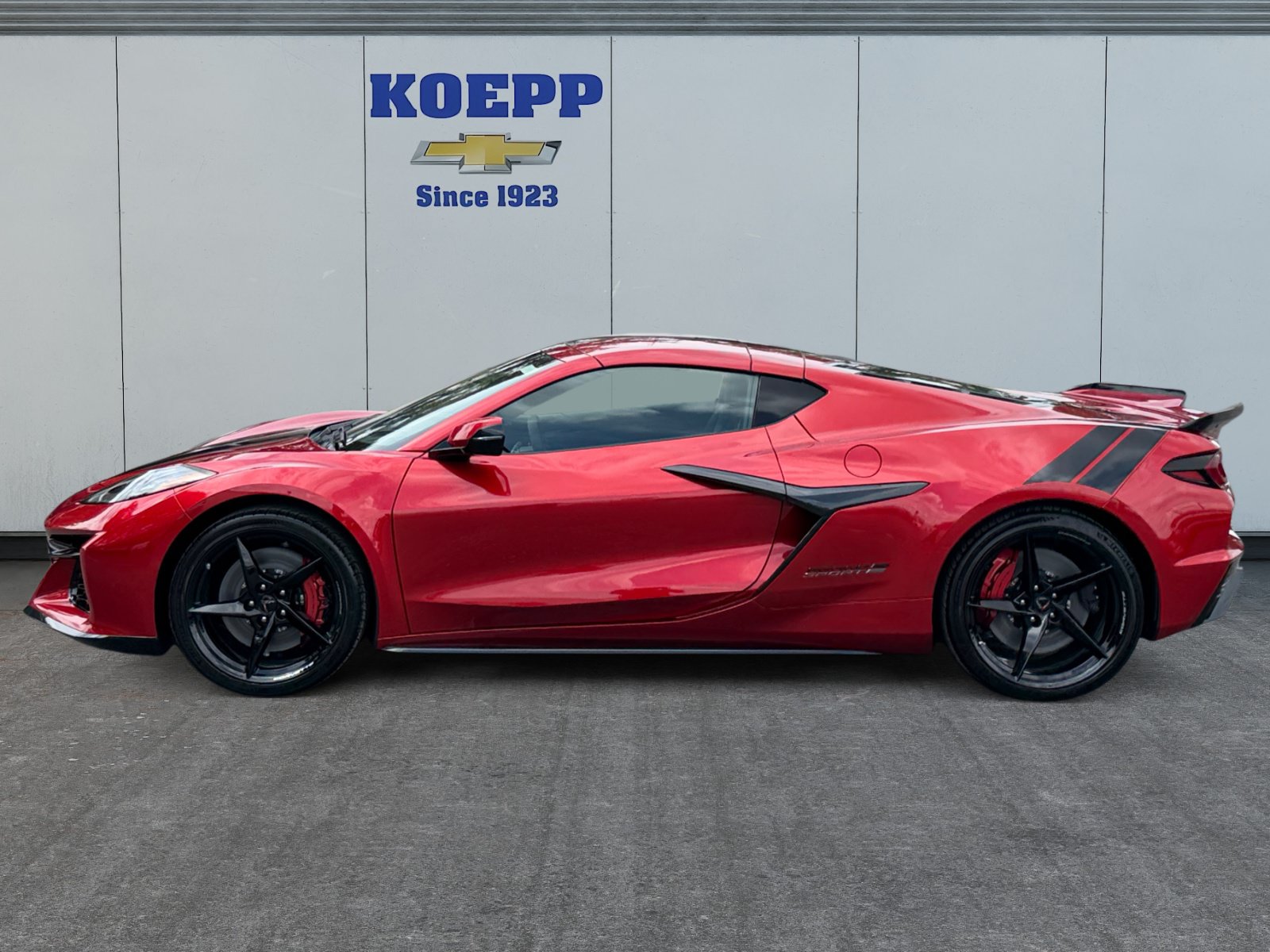 New 2027 Chevrolet Corvette Grand Sport w/ Stealth Interior Trim Package RWD image 2