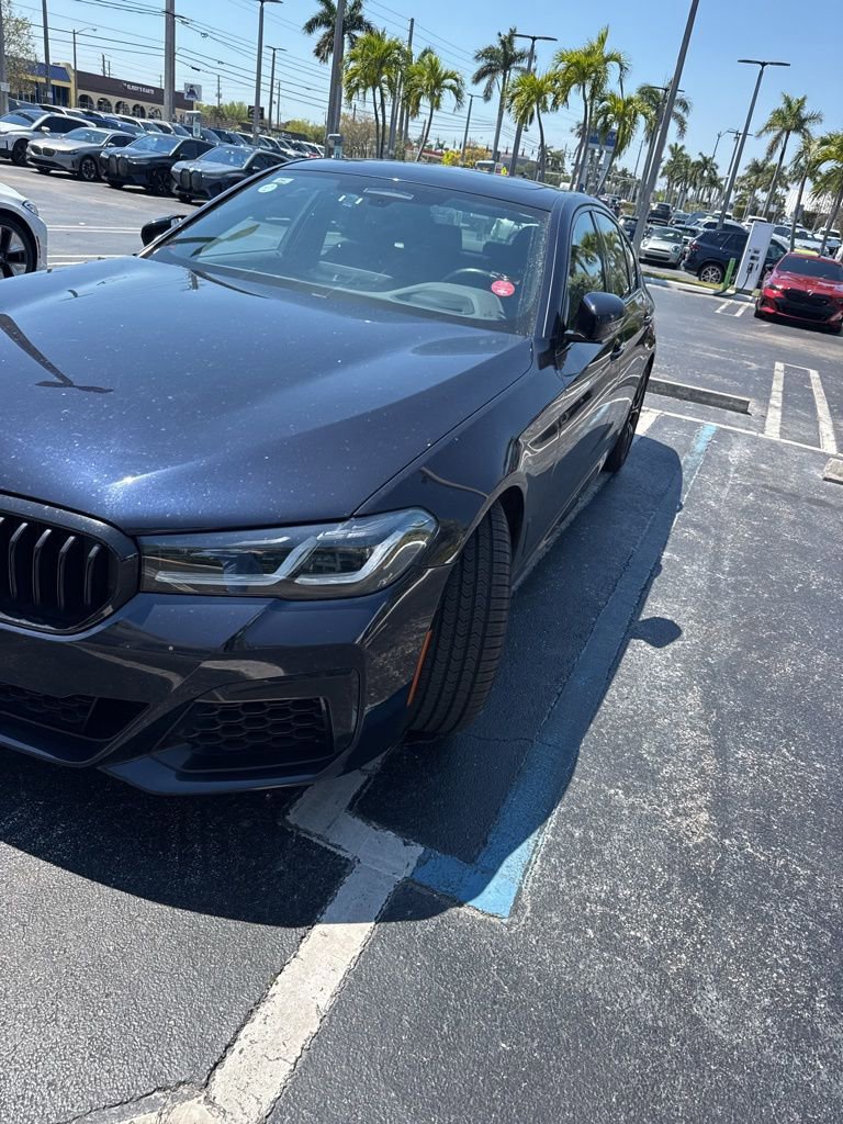 Used 2021 BMW M550i xDrive w/ Executive Package image 11