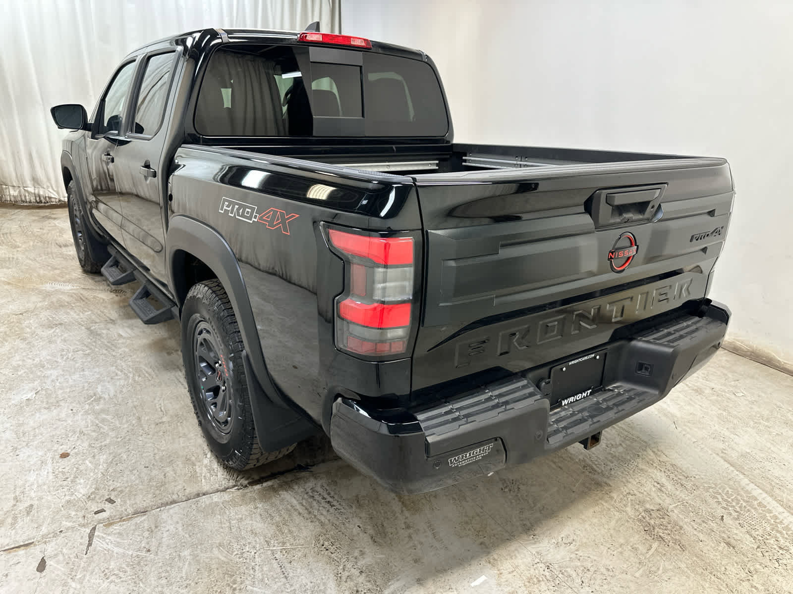 Certified 2025 Nissan Frontier PRO-4X w/ Pro Convenience Package image 2