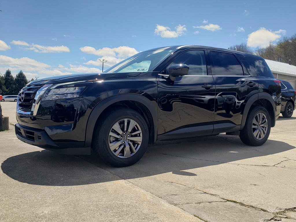 Used 2025 Nissan Pathfinder S image 8