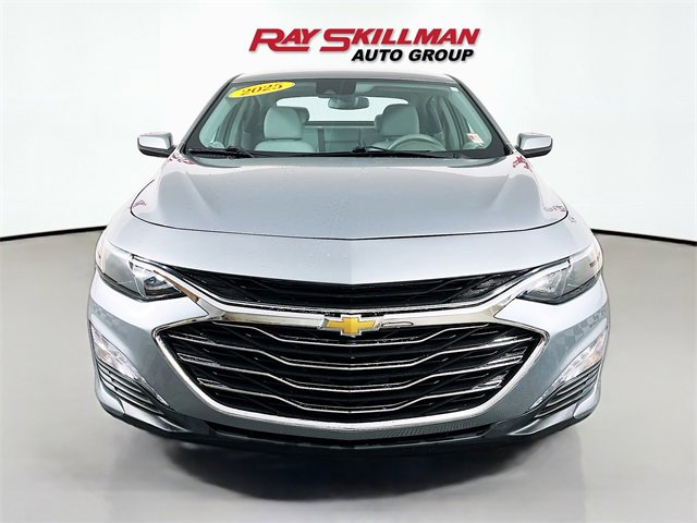 Used 2025 Chevrolet Malibu LT image 2