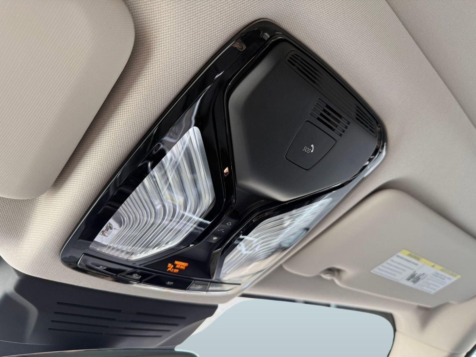 Used 2026 BMW X7 xDrive40i w/ Premium Package image 16