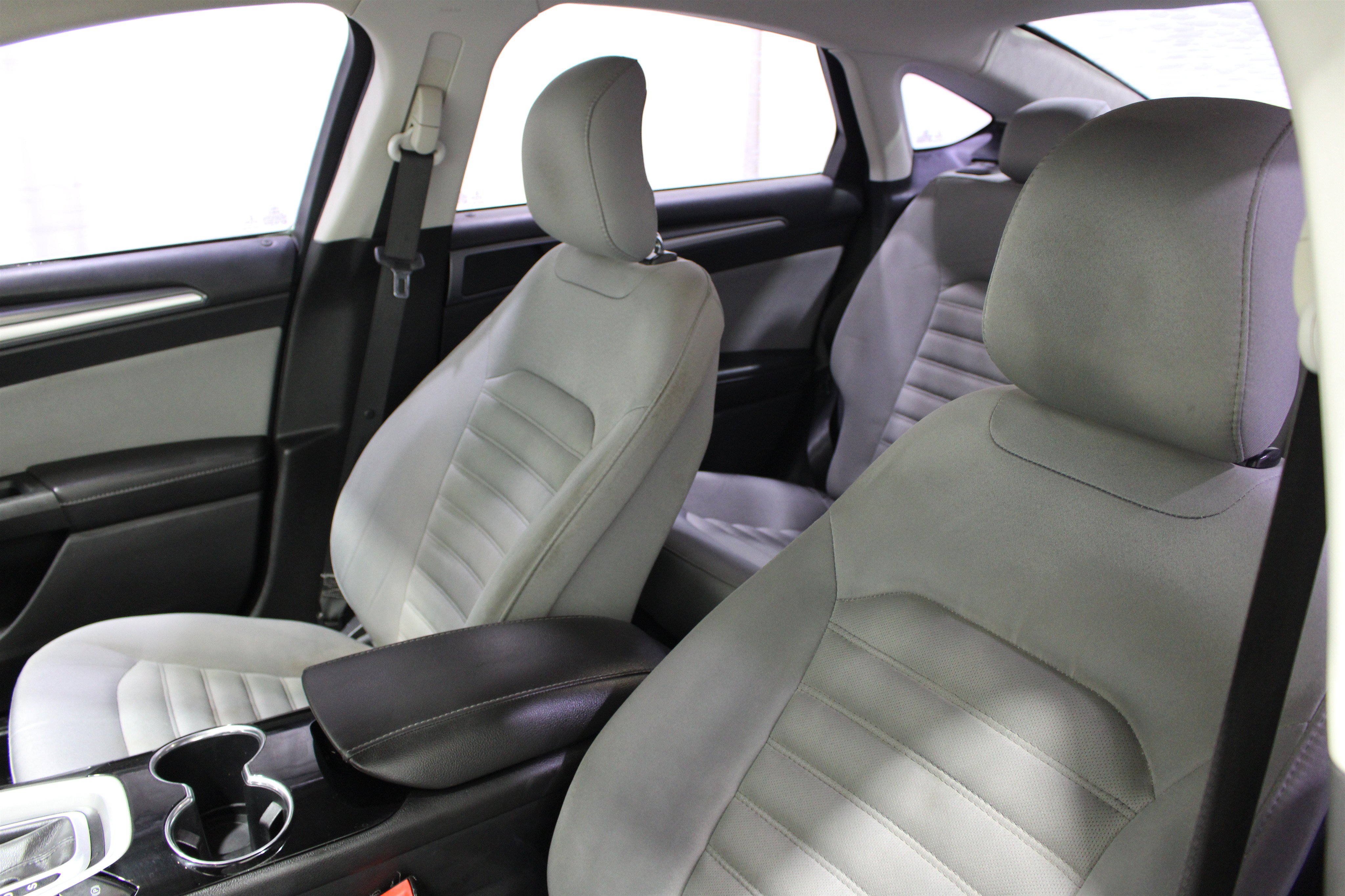 Used 2014 Ford Fusion S FWD image 3