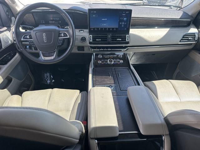 Used 2022 Lincoln Navigator L Reserve image 18
