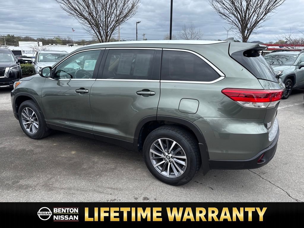 Used 2019 Toyota Highlander XLE image 6
