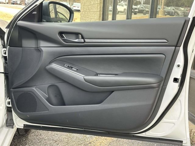 Certified 2025 Nissan Altima 2.5 S image 9