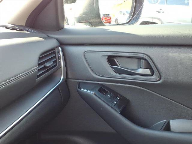 Certified 2025 Nissan Rogue S image 30