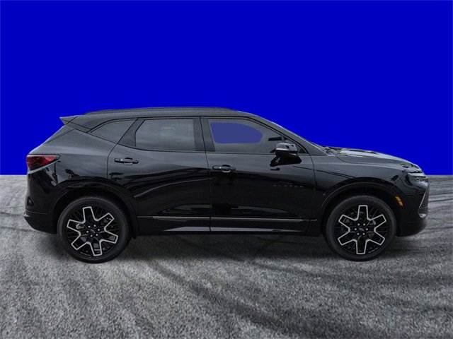 Used 2023 Chevrolet Blazer RS w/ Driver Confidence II Package image 3