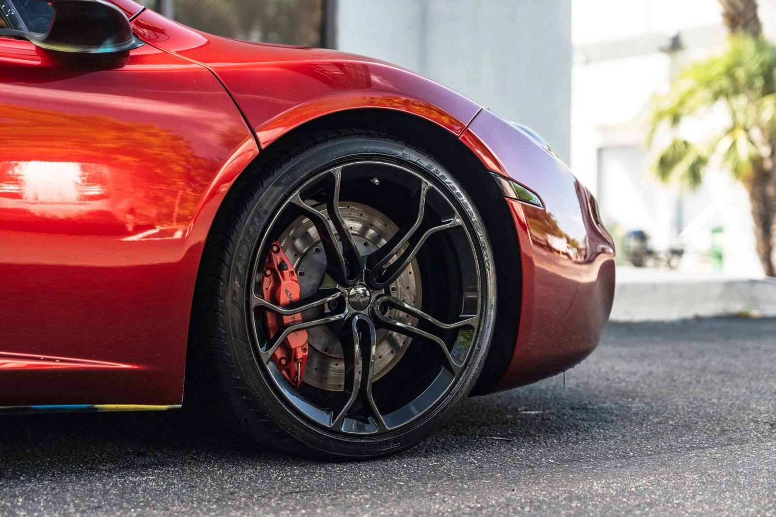Used 2014 McLaren MP4-12C Spider RWD image 7
