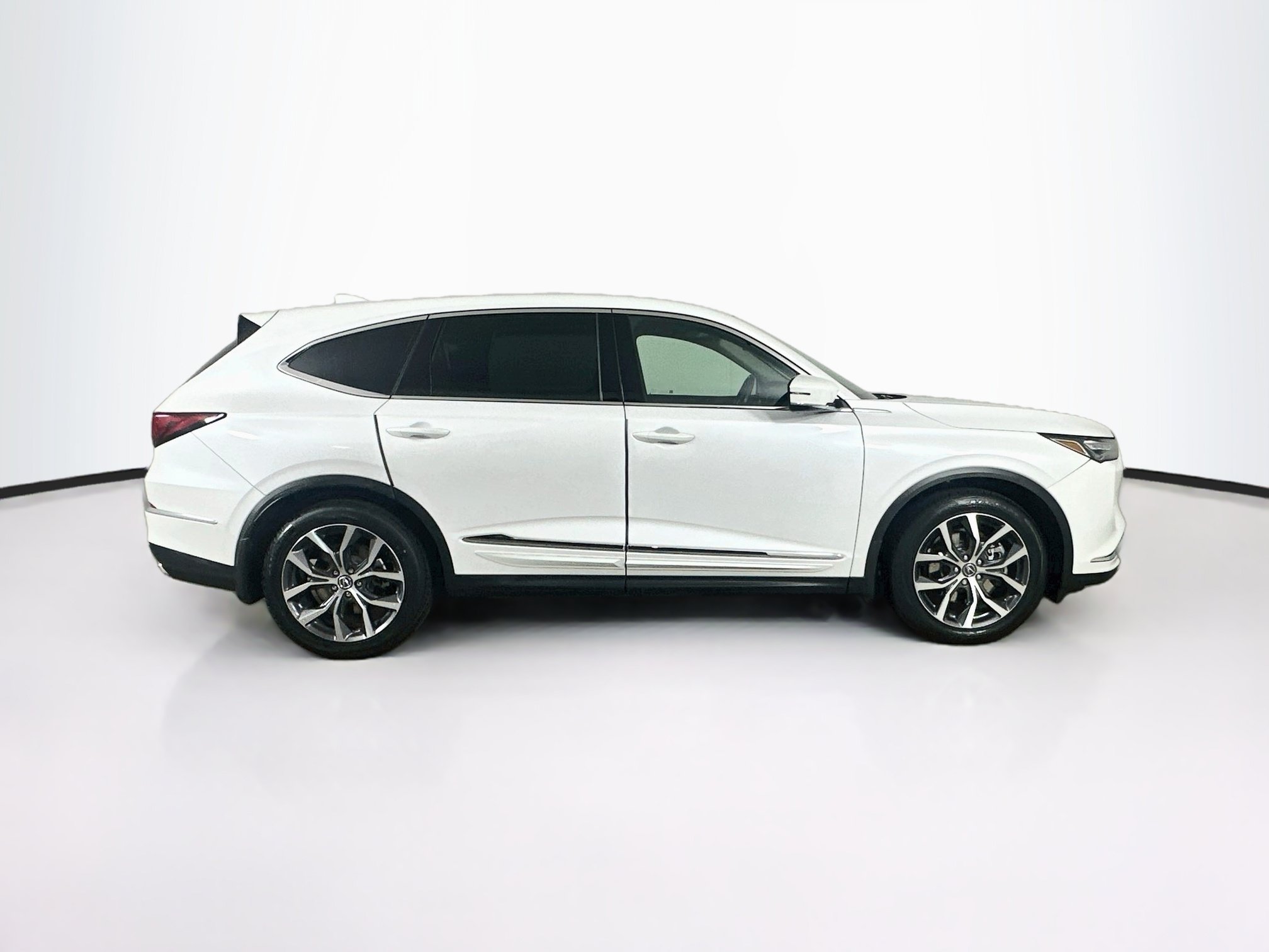 Used 2022 Acura MDX w/ Technology Package AWD/4WD image 10