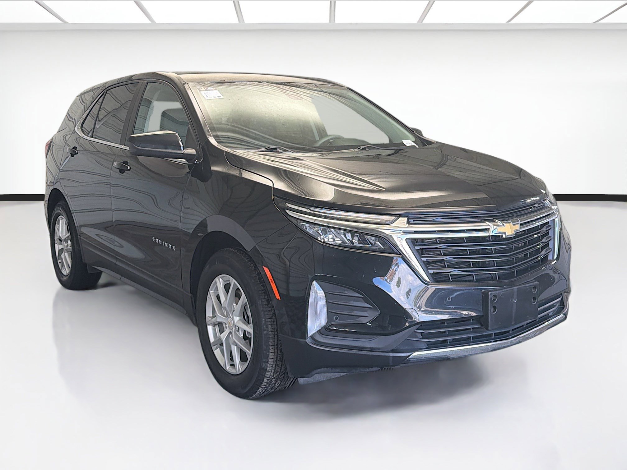 Used 2024 Chevrolet Equinox LT image 3