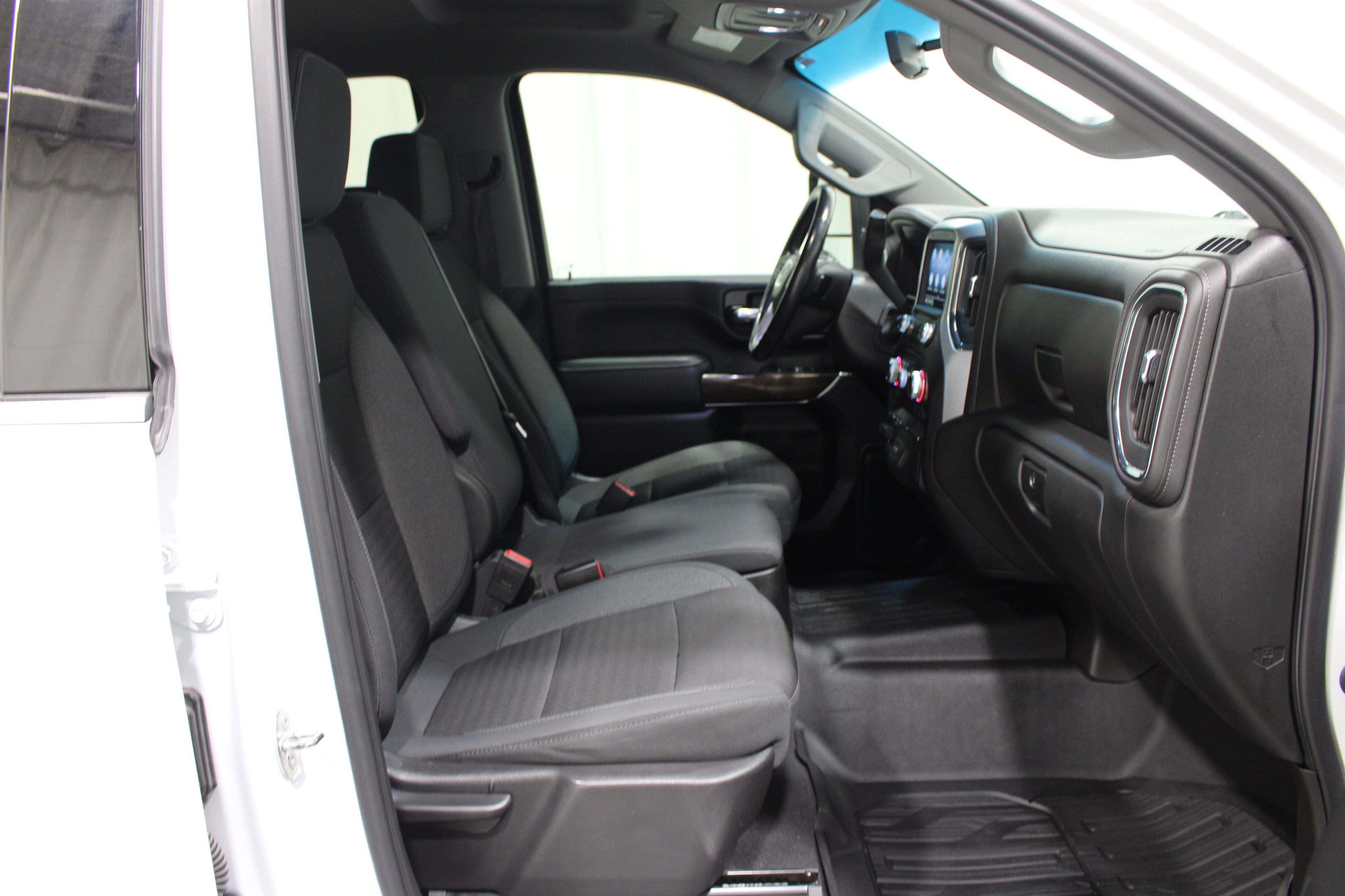 Used 2022 GMC Sierra 2500 SLE w/ SLE Value Package; AWD/4WD image 23