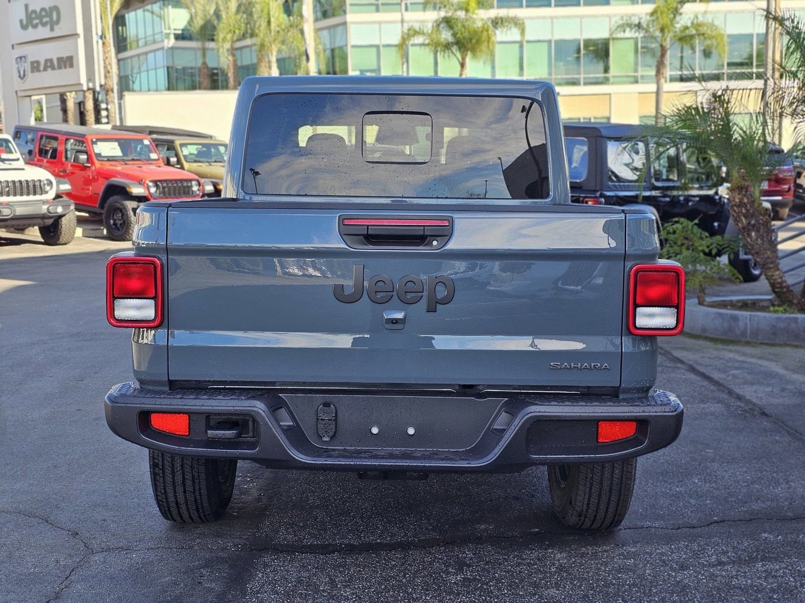 New 2026 Jeep Gladiator Sahara AWD/4WD image 5