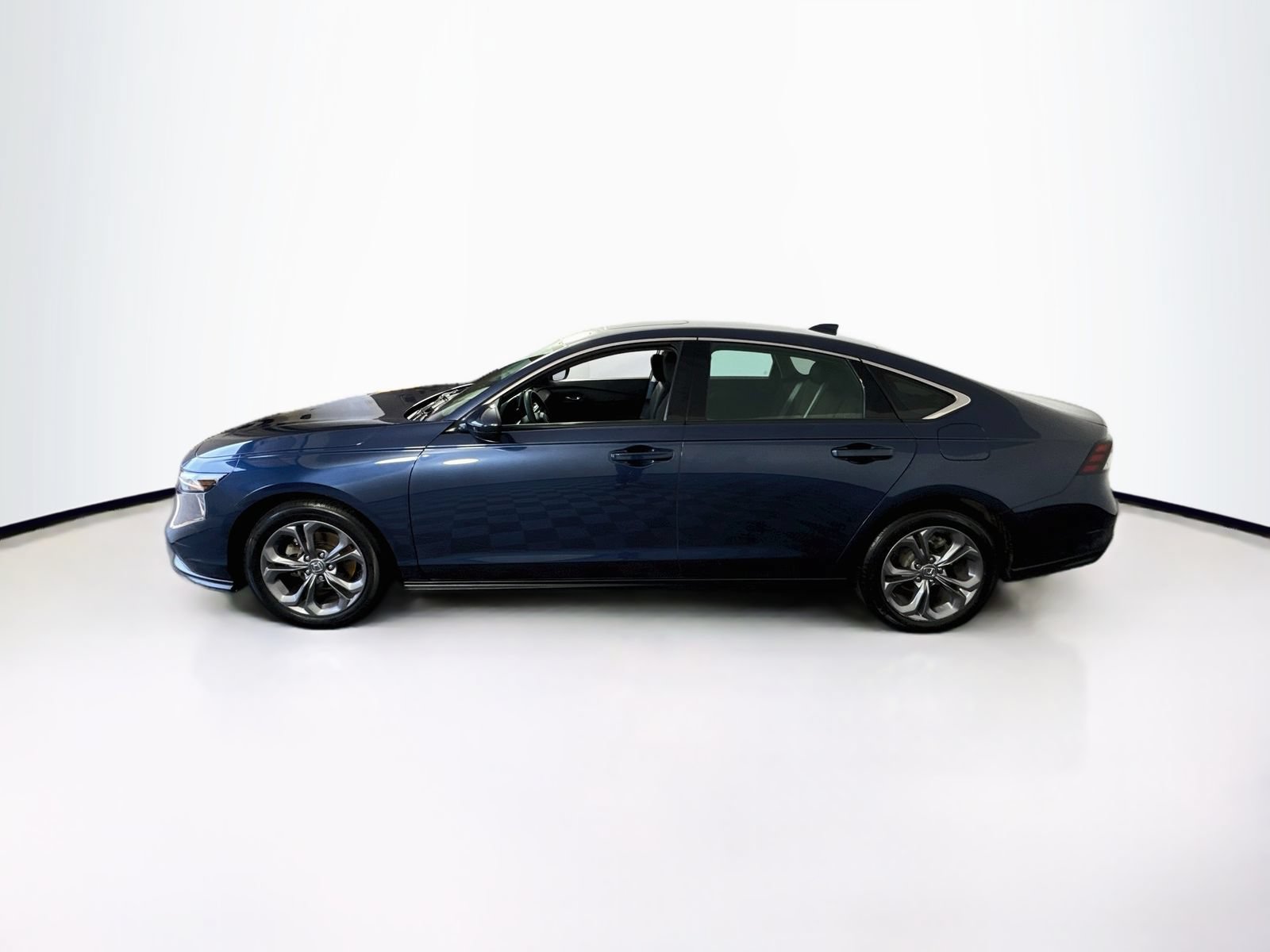 Used 2024 Honda Accord EX image 3