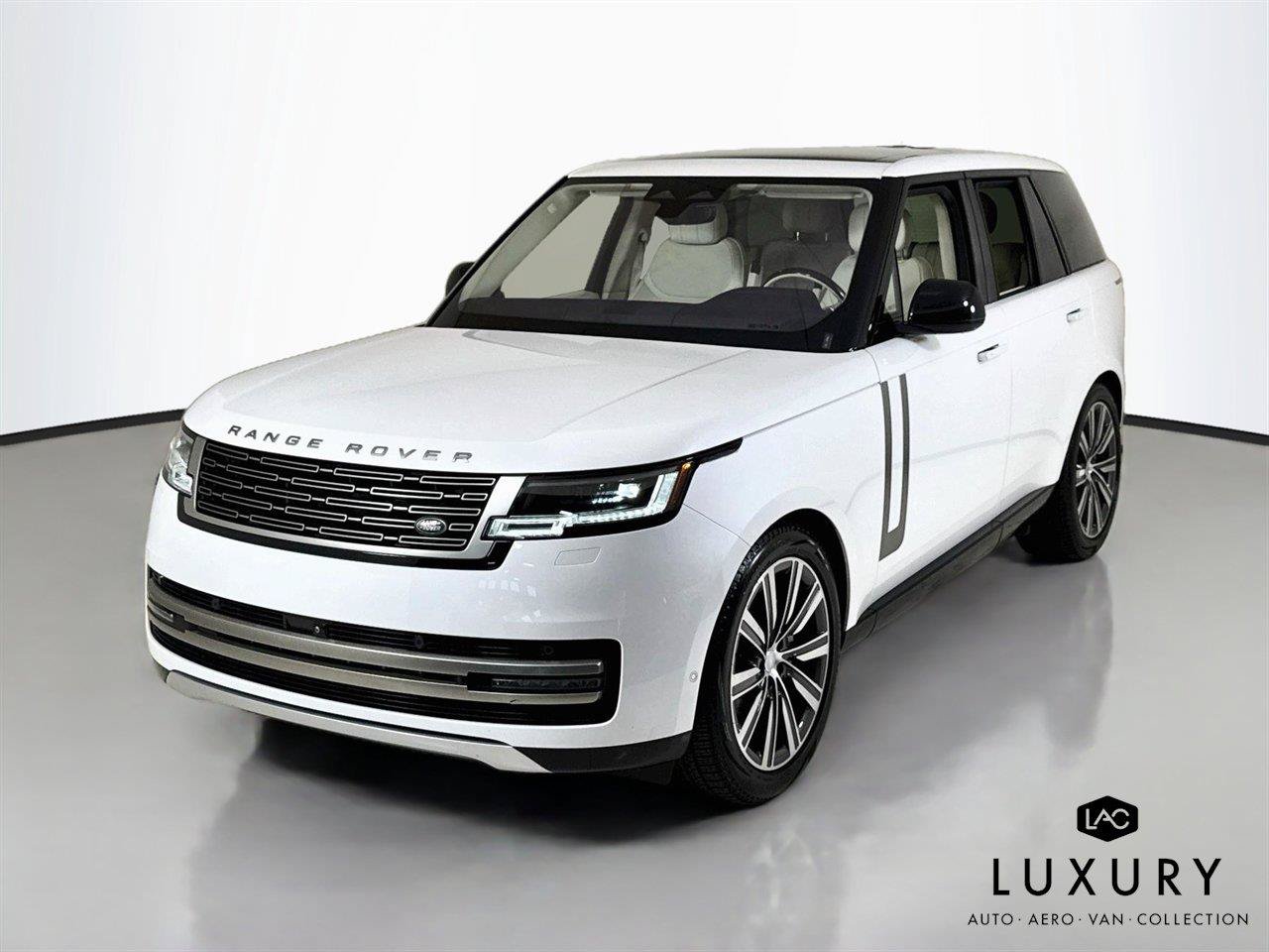 Used 2023 Land Rover Range Rover SE AWD/4WD image 4